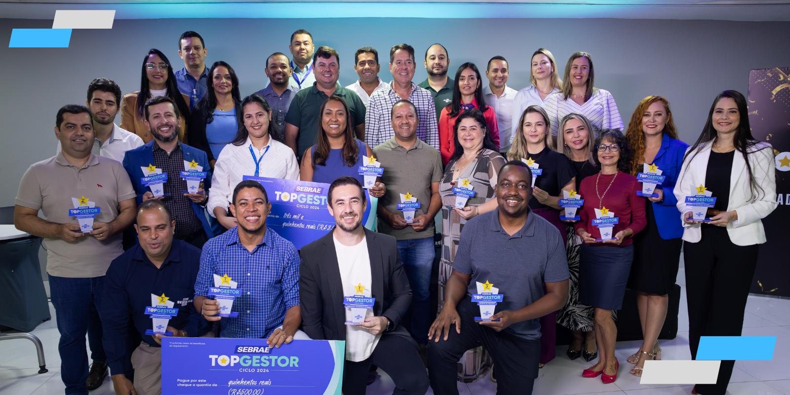 Prêmio Top Gestor reconhece desempenho de gestores em oito categorias Prêmio Top Gestor reconhece desempenho de gestores em oito categorias